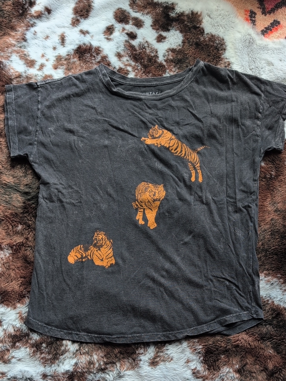 Graphic T-Shirt with Orange Tiger Print, Size M